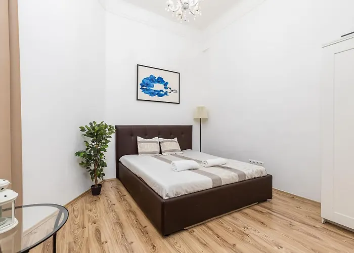 Real Wesselenyi Апартаменты *
